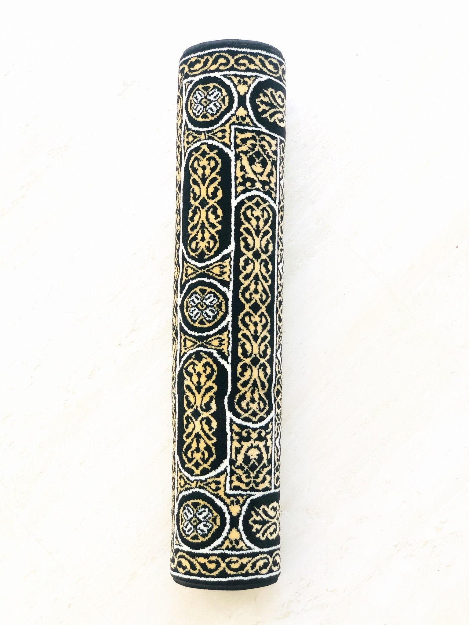 The door of the Kaaba prayer mat - www.almukarramah.com