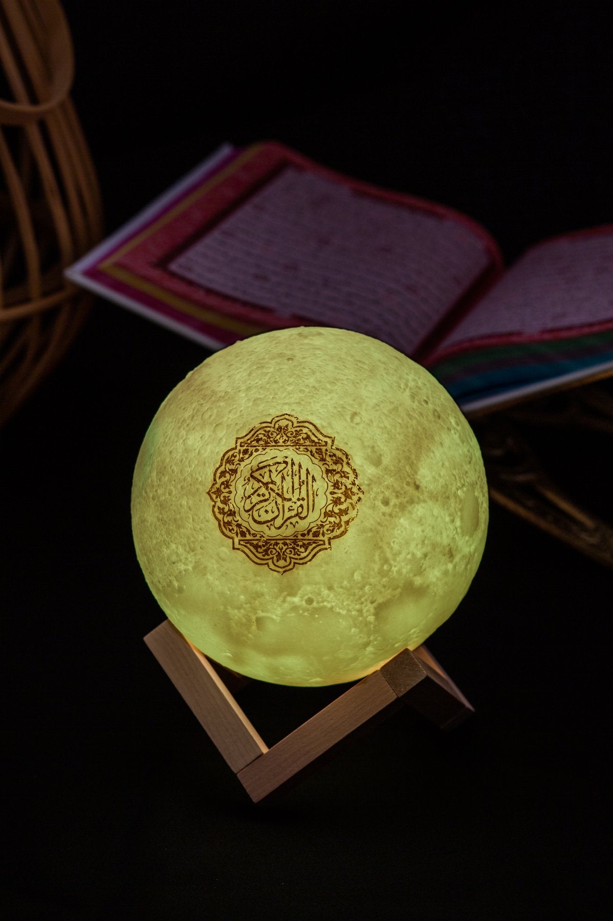 Moon Quran Speaker yellow color | ww.almukarramah.com