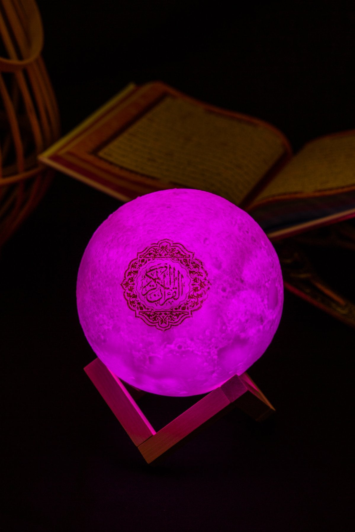 Moon Quran Speaker pink color | ww.almukarramah.com