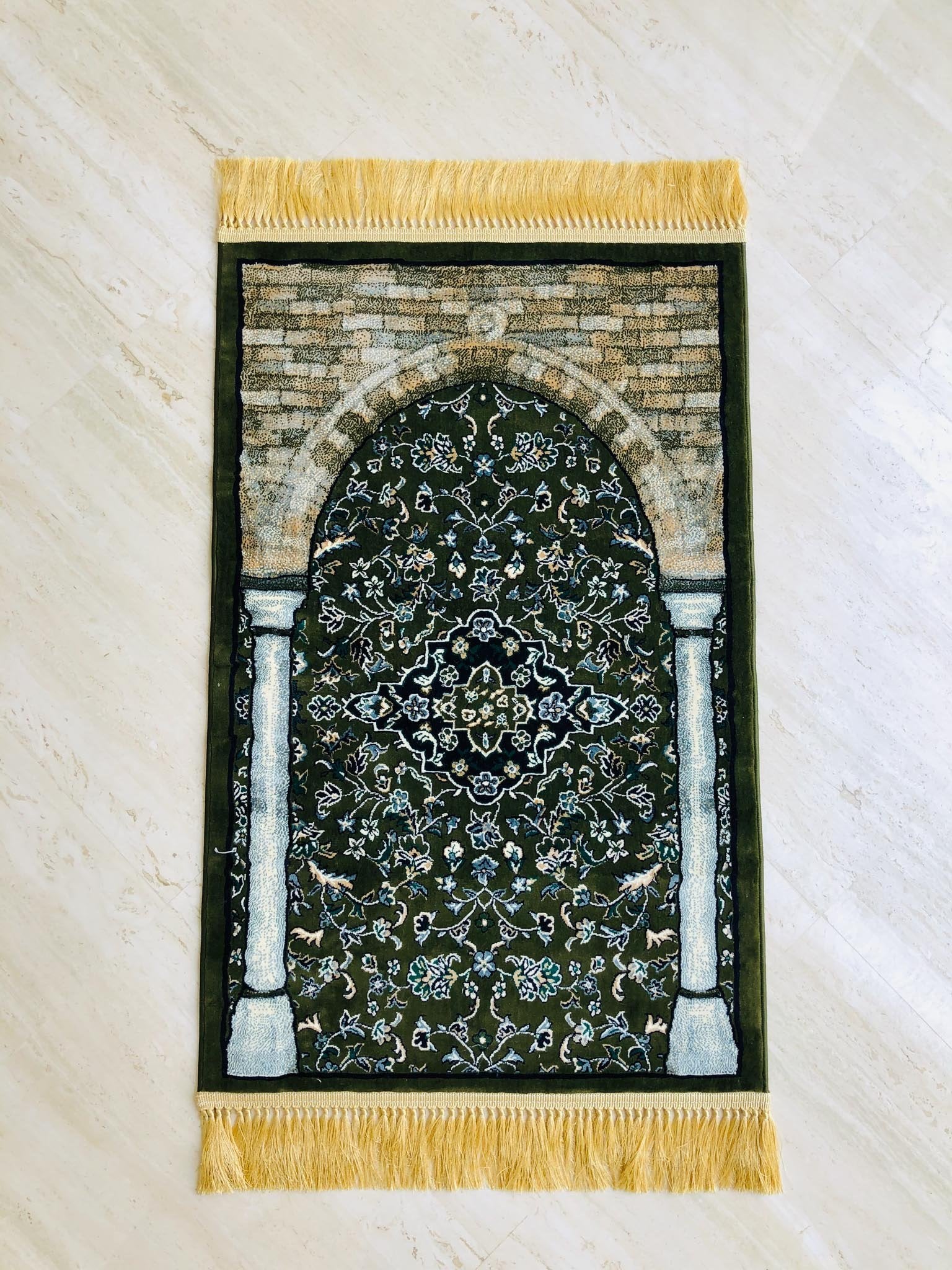 Premium Makkah Rug patterns prayer mat - Green color - www.almukarramah.com